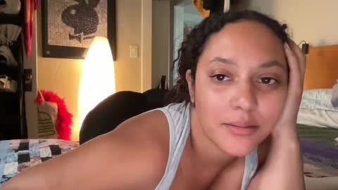 Snapshot of dreamyriri chatting on February 12, 2025, 9:01 pm RIRI OR DREAMY online show from February 12, 2025, 9:01 pm