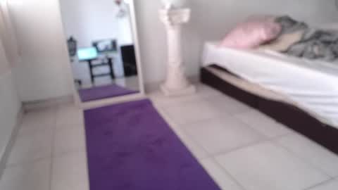 Snapshot of drogama chatting on February 18, 2025, 12:28 pm Drogama online show from February 18, 2025, 12:28 pm