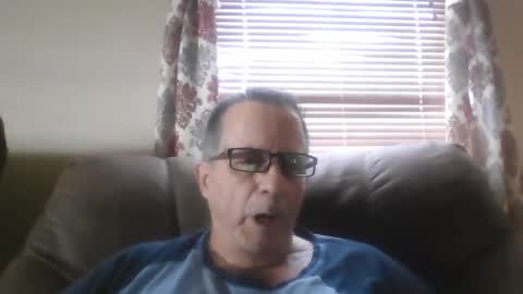 Snapshot of drthick1224 chatting on October 8, 2025, 6:05 pm drthick1224 online show from October 8, 2025, 6:05 pm