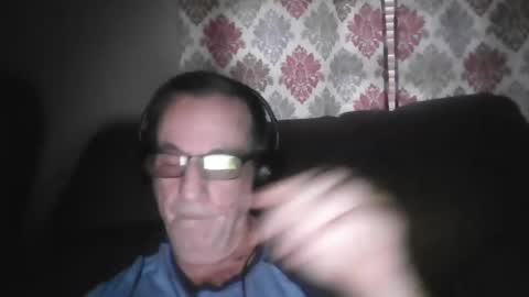 Snapshot of drthick1224 chatting on October 23, 2025, 1:32 pm drthick1224 online show from October 23, 2025, 1:32 pm