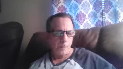 Snapshot of drthick1224 chatting on October 27, 2025, 1:26 pm drthick1224 online show from October 27, 2025, 1:26 pm