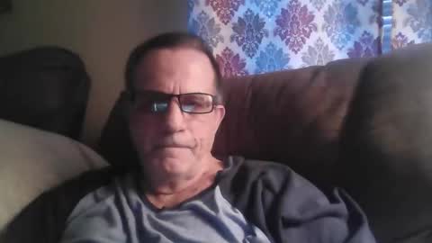 Snapshot of drthick1224 chatting on October 28, 2025, 1:36 pm drthick1224 online show from October 28, 2025, 1:36 pm