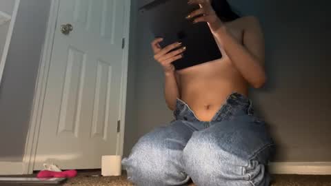 dtfmexbxtch69 online show from December 5, 2024, 2:22 pm
