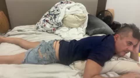 Dude online show from April 1, 2026, 4:35 am