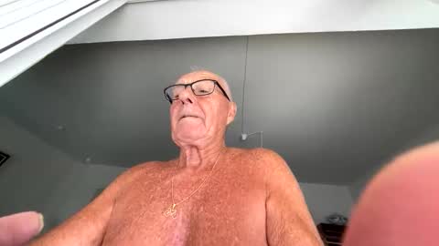 Snapshot of duin8 chatting on September 9, 2025, 9:42 am Duin8 online show from September 9, 2025, 9:42 am