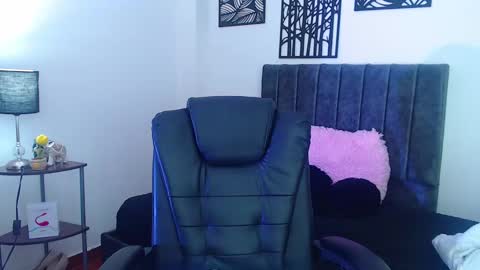 Snapshot of dulce01_0 chatting on March 1, 2025, 9:51 am Charlotte online show from March 1, 2025, 9:51 am