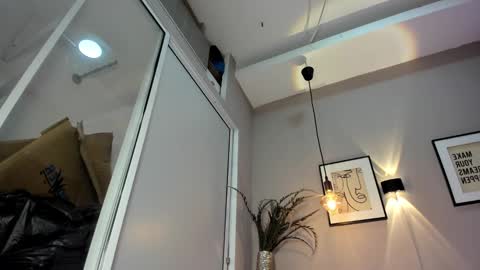 dulce__fiore07 online show from October 1, 2025, 12:22 pm