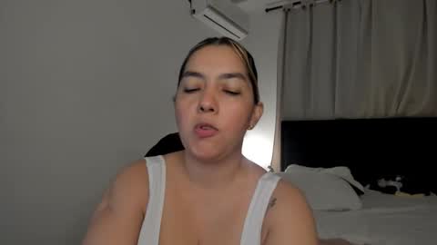 Snapshot of dulce_brithany chatting on February 25, 2026, 12:31 am dulce brithany online show from February 25, 2026, 12:31 am