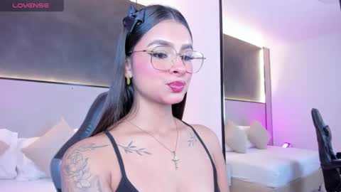 Snapshot of dulce_glow_ chatting on June 10, 2026, 7:46 pm D U L C E online show from June 10, 2026, 7:46 pm