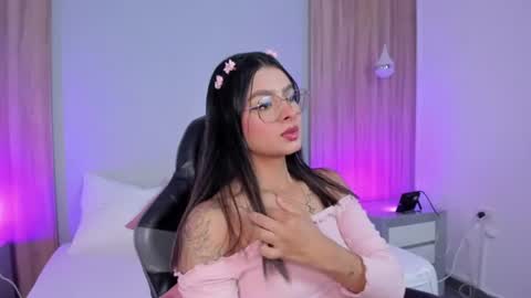 Snapshot of dulce_glow_ chatting on July 18, 2026, 9:07 pm D U L C E online show from July 18, 2026, 9:07 pm