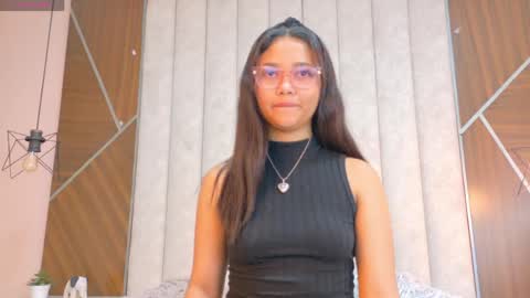 DULCE HOLY online show from June 6, 2026, 5:01 am