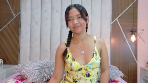DULCE HOLY online show from July 7, 2026, 1:08 am