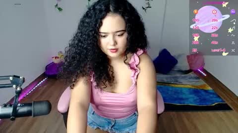 Snapshot of dulce_julieta_ chatting on February 27, 2025, 8:20 pm Dulce online show from February 27, 2025, 8:20 pm
