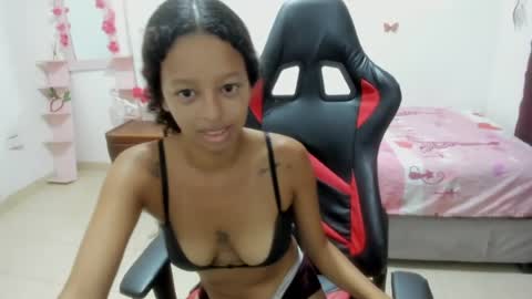 dulce_lan18 online show from June 13, 2026, 2:48 pm
