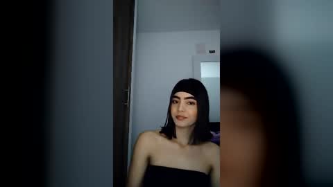 dulce_lucero online show from June 22, 2026, 2:25 pm