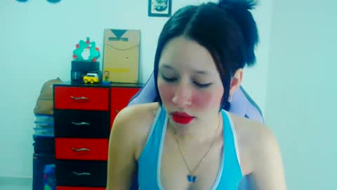 dulce_mauren online show from November 22, 2025, 7:07 am
