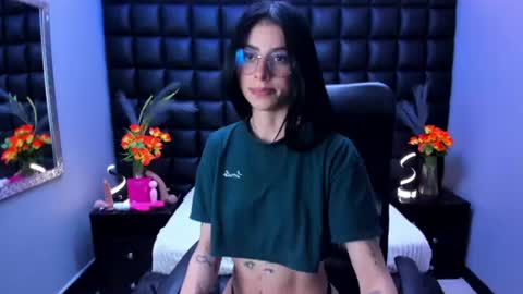 dulce_miiaa online show from June 16, 2026, 6:21 pm