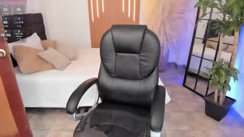 Snapshot of dulce_nicoll chatting on July 18, 2026, 9:46 am NICOLLE online show from July 18, 2026, 9:46 am