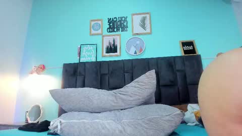 DULCE AURORA online show from February 26, 2025, 2:59 am