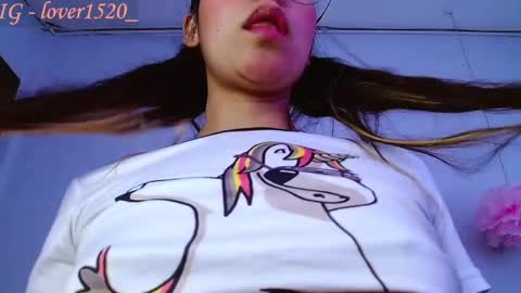 Snapshot of dulcemaria_alvarez22 chatting on February 21, 2025, 12:27 am Dulce online show from February 21, 2025, 12:27 am