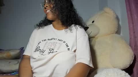 Snapshot of dulcemilk2 chatting on December 20, 2024, 7:44 am MIA SHAIK online show from December 20, 2024, 7:44 am