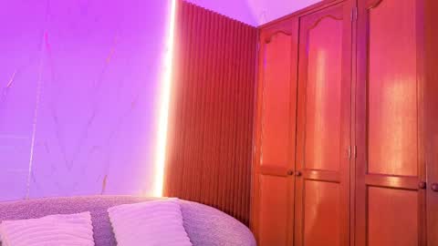 Dulce online show from April 11, 2026, 4:50 am