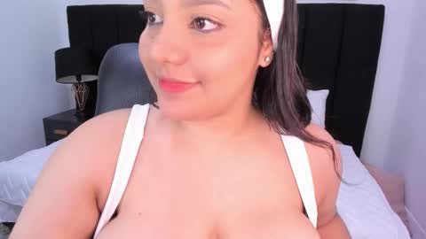 Dulce online show from March 8, 2026, 7:28 pm