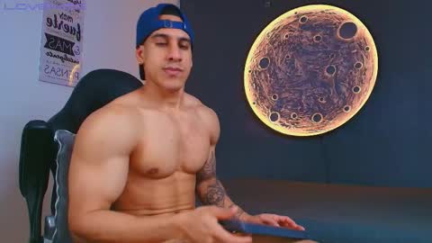 duran_dhikol1 online show from April 21, 2026, 2:51 am