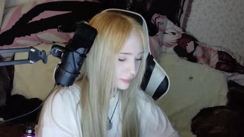 Snapshot of dust1rl chatting on November 27, 2025, 10:12 pm Hentai Lord online show from November 27, 2025, 10:12 pm