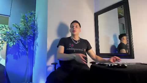 Snapshot of dustin_sonne chatting on July 2, 2026, 3:45 am Dustin Sonne online show from July 2, 2026, 3:45 am