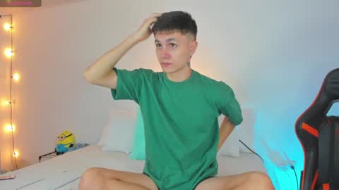 Snapshot of dustinlevine chatting on January 20, 2025, 12:39 pm Dustin Levy online show from January 20, 2025, 12:39 pm