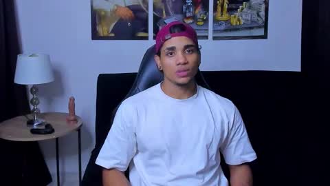 DUSTYN MICHELLE online show from March 4, 2026, 2:50 am