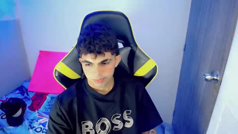 Snapshot of dustyy_33 chatting on February 25, 2026, 7:01 pm DUSTY online show from February 25, 2026, 7:01 pm