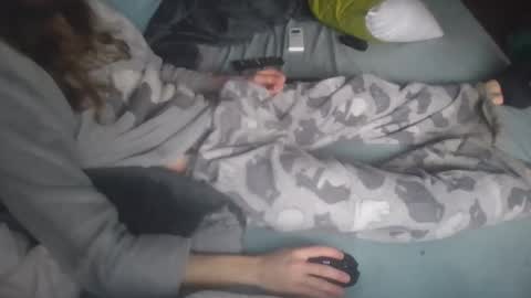 Snapshot of dv3nd3 chatting on March 3, 2026, 12:00 pm dv3nd3 online show from March 3, 2026, 12:00 pm