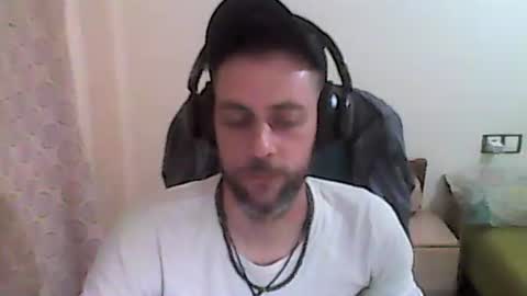 Snapshot of dvdvlc29 chatting on February 15, 2026, 8:35 am david online show from February 15, 2026, 8:35 am