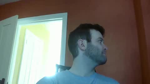 dweav240 online show from February 4, 2025, 8:28 pm