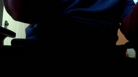 dweav240 online show from February 5, 2025, 7:10 pm