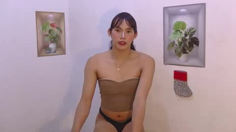 dy_namite online show from February 5, 2026, 6:23 pm