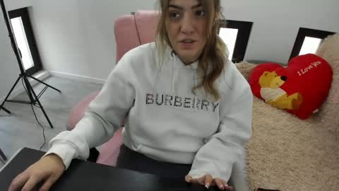 dayana online show from March 2, 2026, 6:14 am