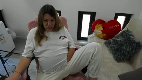 Snapshot of dyanakaylin chatting on June 6, 2026, 5:23 am dayana online show from June 6, 2026, 5:23 am