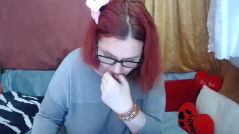 Snapshot of dyannelovee chatting on May 4, 2026, 8:16 pm Dyanne online show from May 4, 2026, 8:16 pm