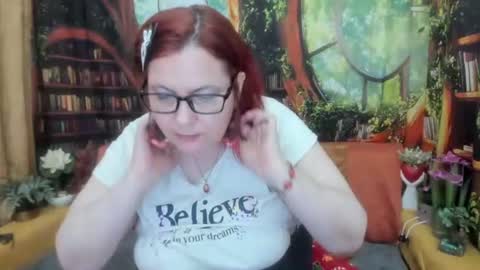 Snapshot of dyannelovee chatting on July 13, 2026, 10:01 pm Dyanne online show from July 13, 2026, 10:01 pm