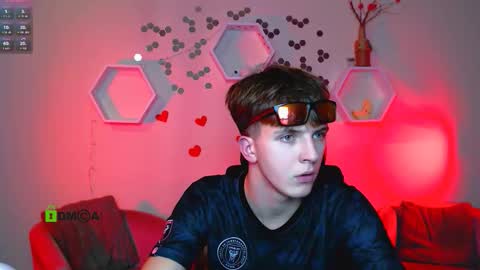 Snapshot of dylan_bold chatting on October 15, 2025, 7:25 pm dylan_bold online show from October 15, 2025, 7:25 pm