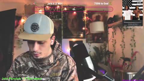 Snapshot of dylandaniel69 chatting on March 7, 2025, 2:12 pm Dylan Daniel 7.8 online show from March 7, 2025, 2:12 pm