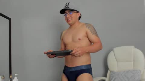 Snapshot of dylann_blaze_ chatting on March 10, 2025, 2:26 pm online show from March 10, 2025, 2:26 pm