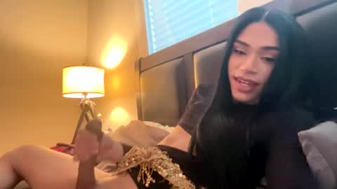 Snapshot of dynasty313 chatting on November 11, 2025, 5:13 pm Dynasty online show from November 11, 2025, 5:13 pm