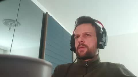 Snapshot of eaglecrm chatting on December 20, 2025, 8:54 am eaglecrm online show from December 20, 2025, 8:54 am