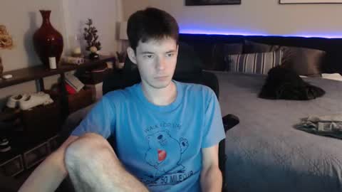 Snapshot of ealexk chatting on March 24, 2026, 1:32 am Alex online show from March 24, 2026, 1:32 am