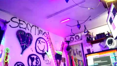 Kryztal Klear Jaxx online show from February 27, 2025, 5:47 pm