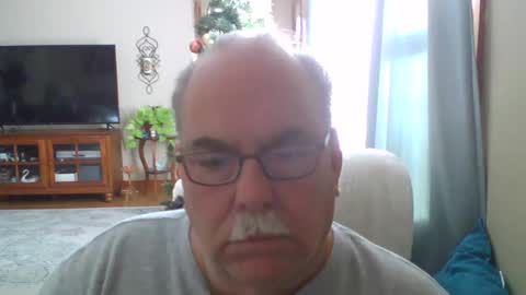 earl52 online show from December 3, 2024, 6:06 pm
